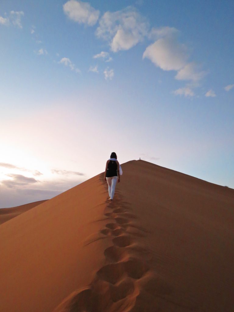 sahara desert dunes hiking