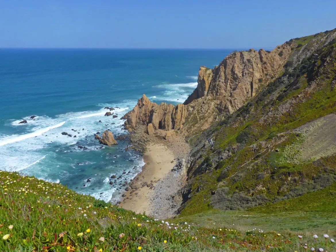 One of the best things to do in Portugal is visiting Cabo da Roca