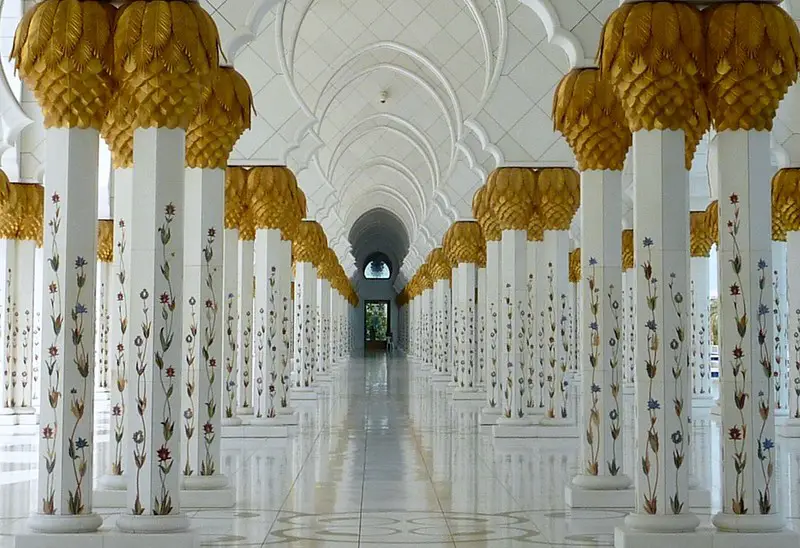abu-dhabi-travel-inspiration-grand-mosque